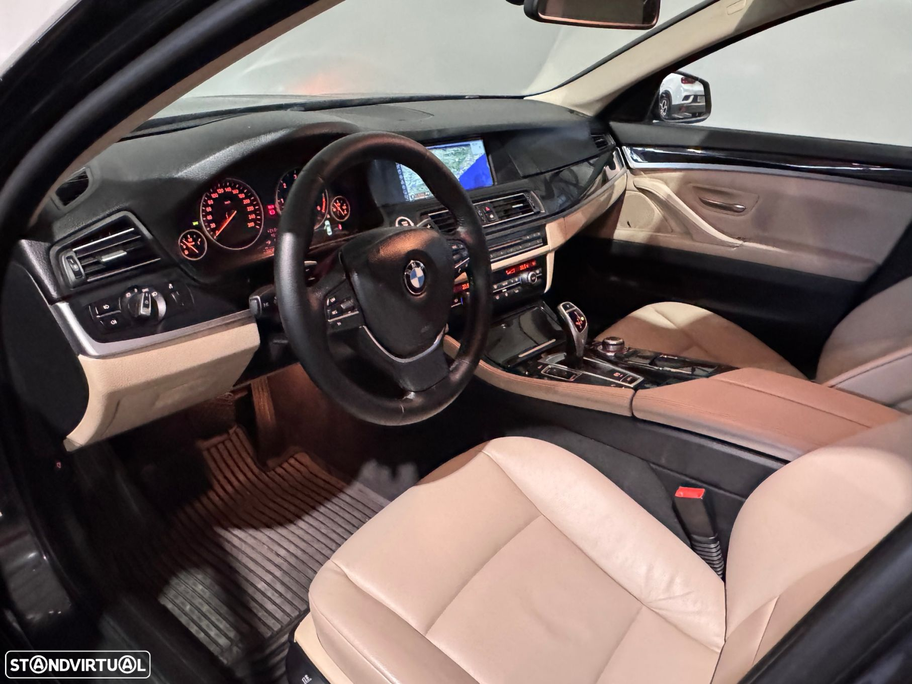 BMW 535 d Exclusive Auto - 11