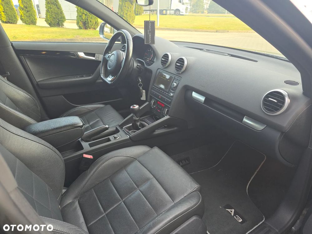 Audi A3 Sportback 2.0 TDI DPF S line Sportpaket plus - 10