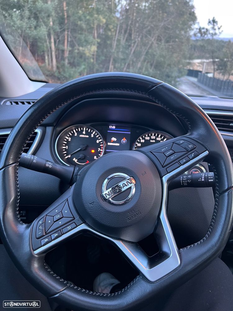 Nissan Qashqai 1.3 DIG-T N-Connecta J18 - 18