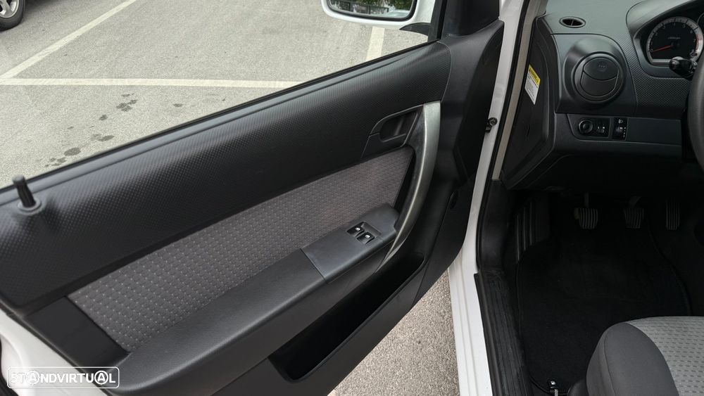 Chevrolet Aveo 1.2 LS - 12