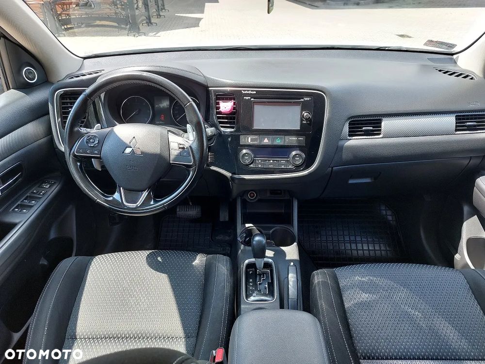 Mitsubishi Outlander 2.2 DID Intense + 4WD - 8