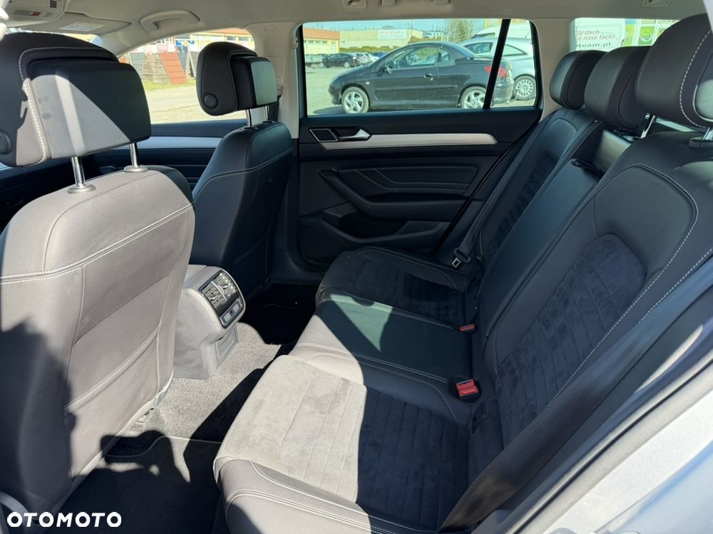 Volkswagen Passat - 24