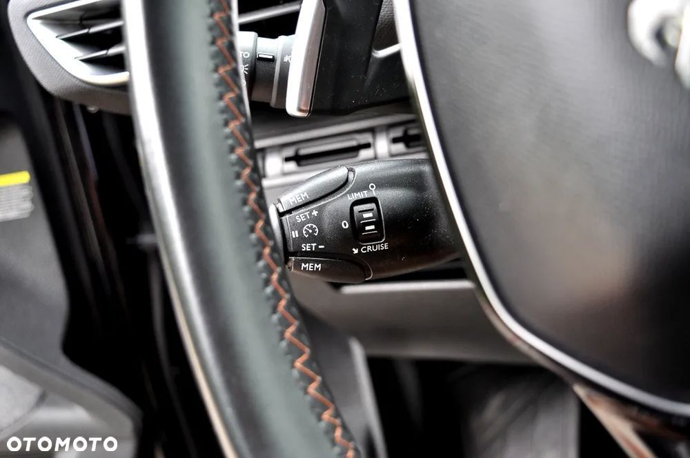 Peugeot 5008 1.6 BlueHDI Allure S&S EAT6 - 18