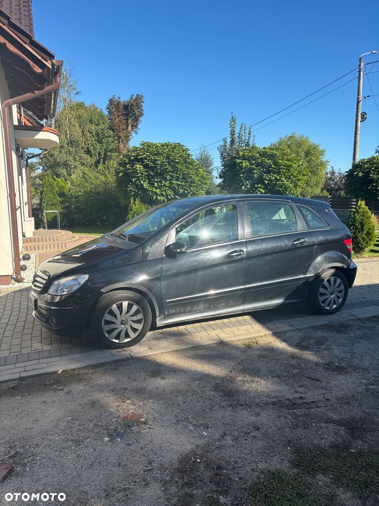 Mercedes-Benz Klasa B 200 CDI - 2
