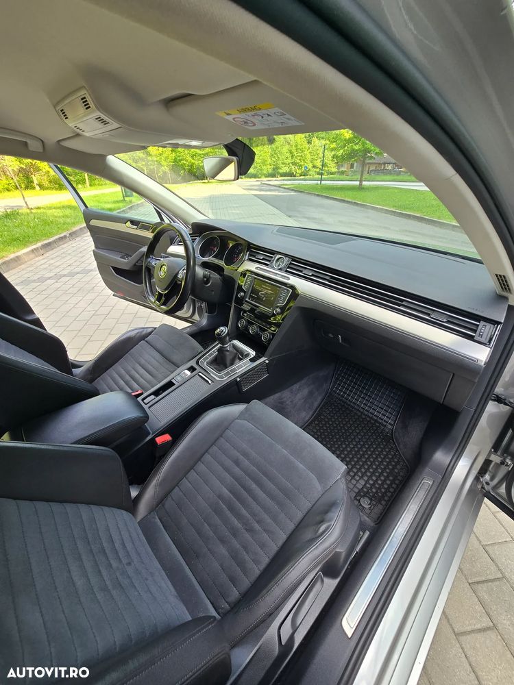 Volkswagen Passat 2.0 TDI Highline - 27