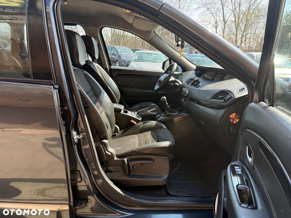 Renault Grand Scenic - 12