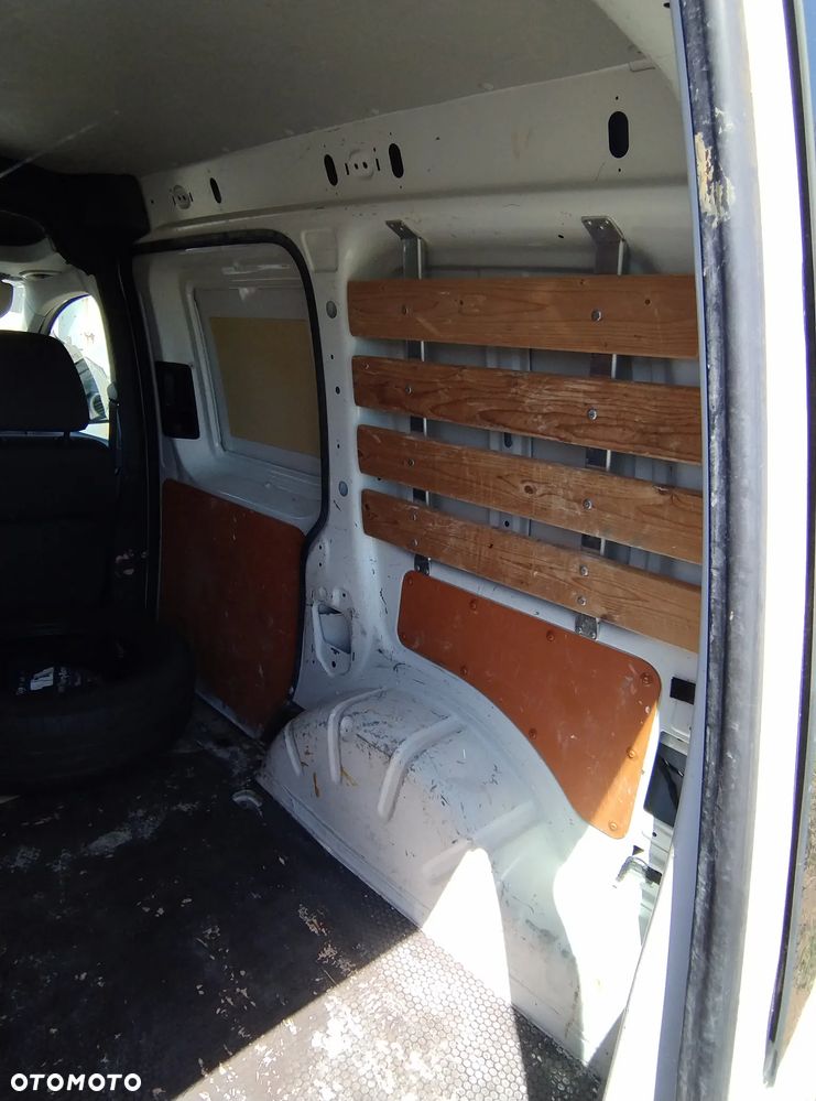 Volkswagen Caddy - 4