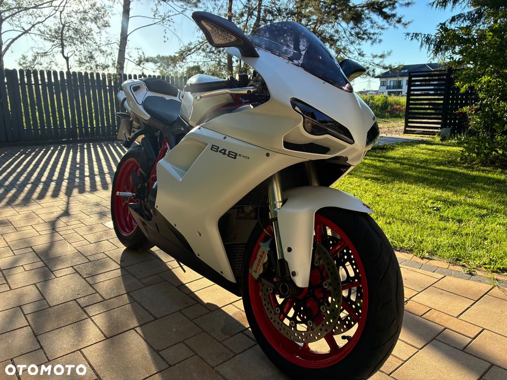 Ducati 848 - 13