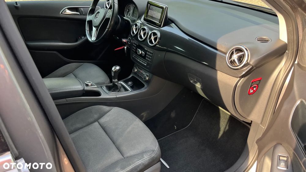 Mercedes-Benz Klasa B 180 (BlueEFFICIENCY) - 18