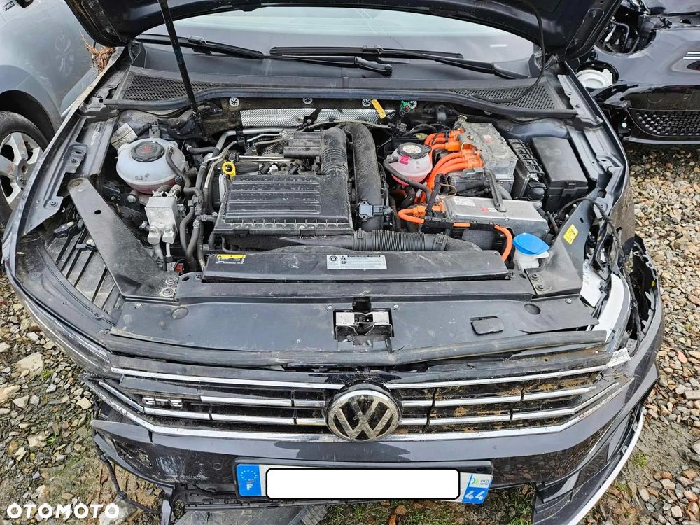 Volkswagen Passat ver-variant-1-4-tsi-plug--in--hybrid-dsg-gte - 12