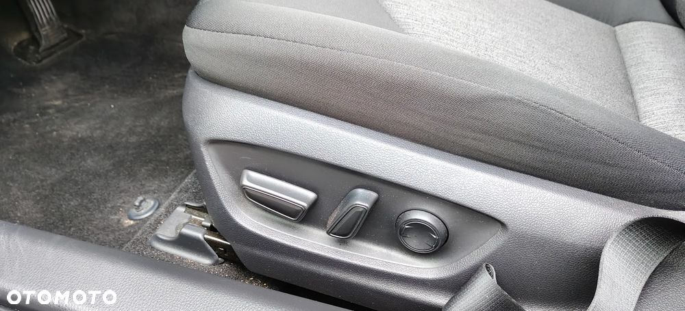 Toyota Camry 2.5 Hybrid Comfort CVT - 13