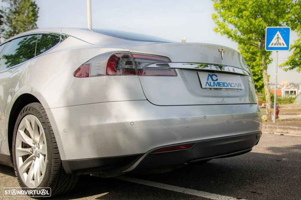 Tesla Model S 70D AWD - 37