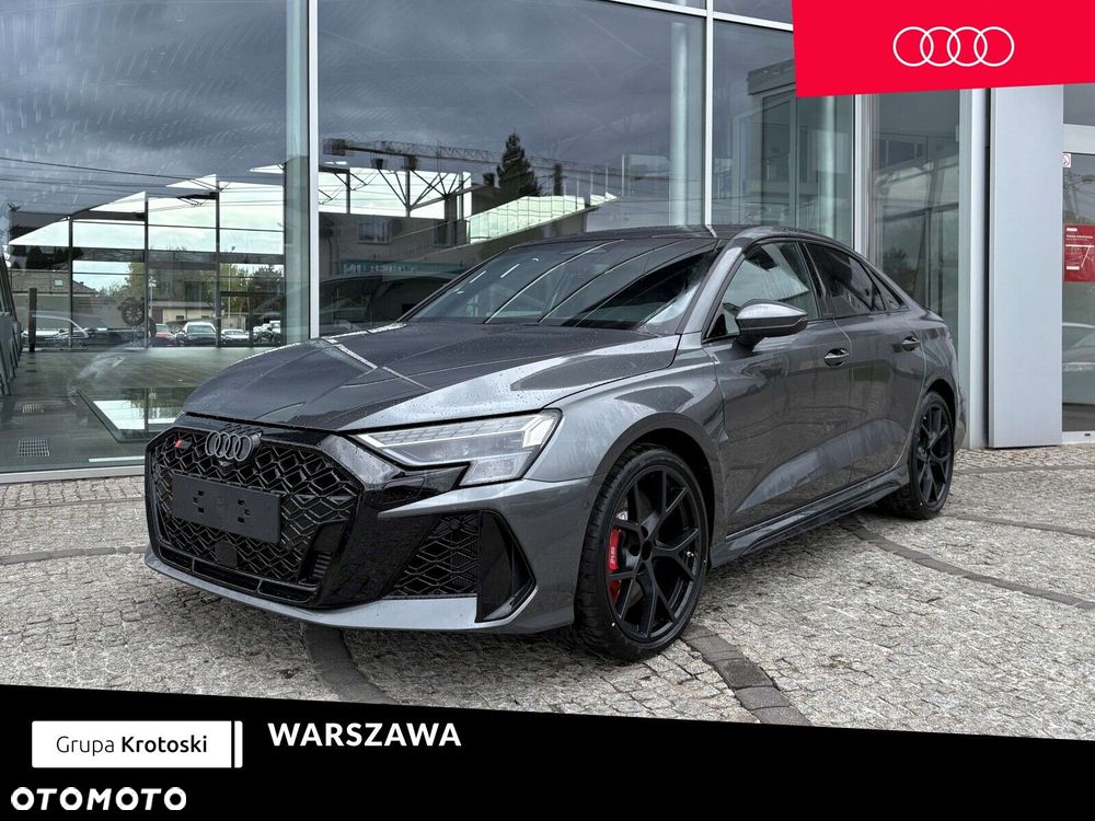 Audi RS3 Limousine - 1