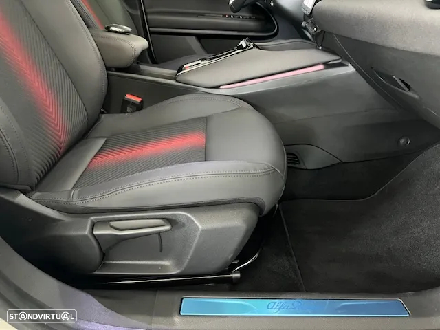 Alfa Romeo Junior Elletrica 50 kWh - 32