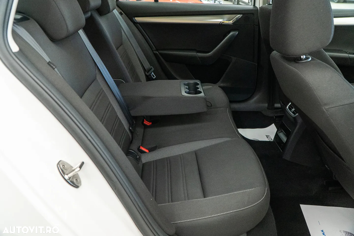 Skoda Octavia Combi 1.0 TSI DSG Style - 8