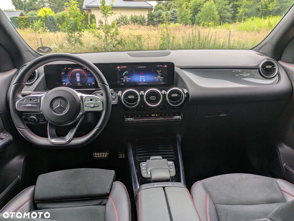 Mercedes-Benz GLA - 15