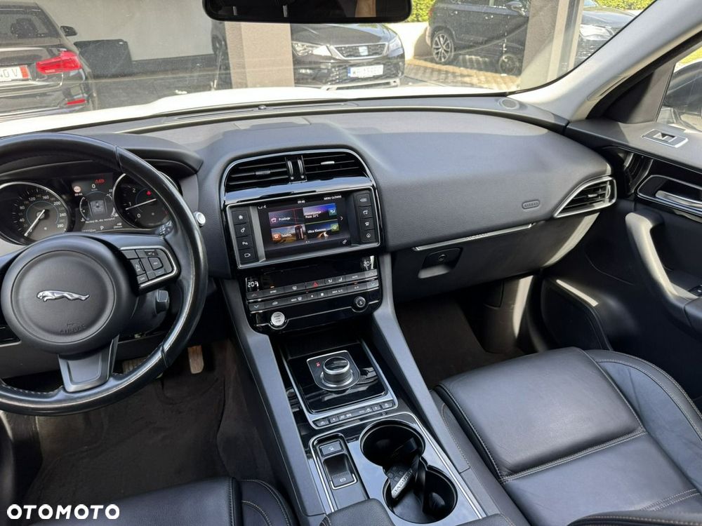 Jaguar F-Pace - 26