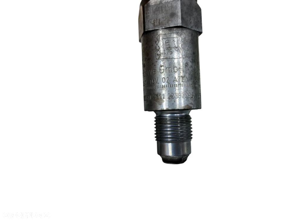 TACHOGRAF CYFROWY TYP 1381 VOLVO 2016R 2017R. VER 2.2  22586201 - 8