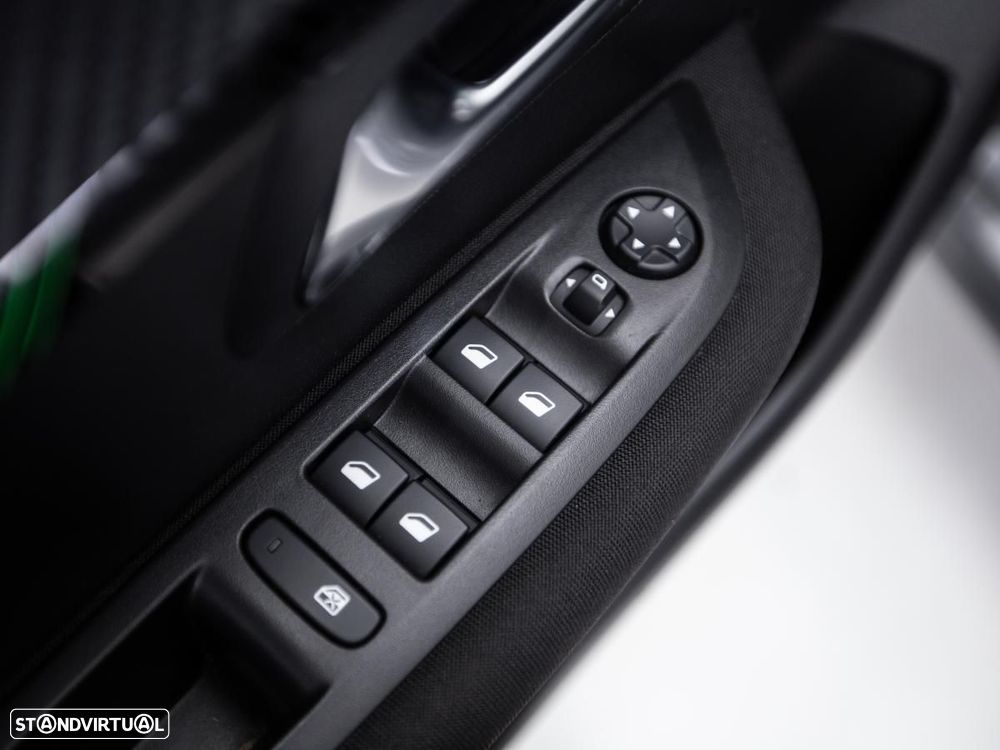 Peugeot 208 1.2 PureTech Active - 13