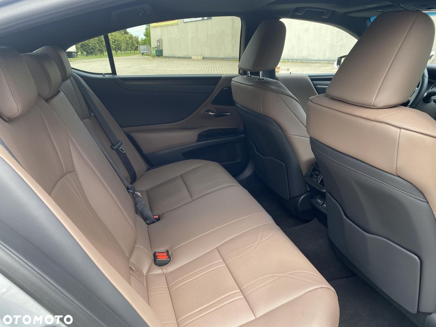 Lexus ES - 12