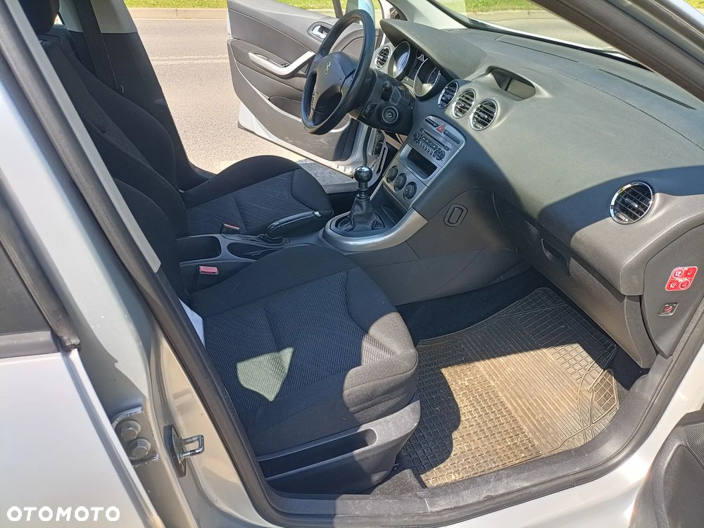 Peugeot 308 - 8