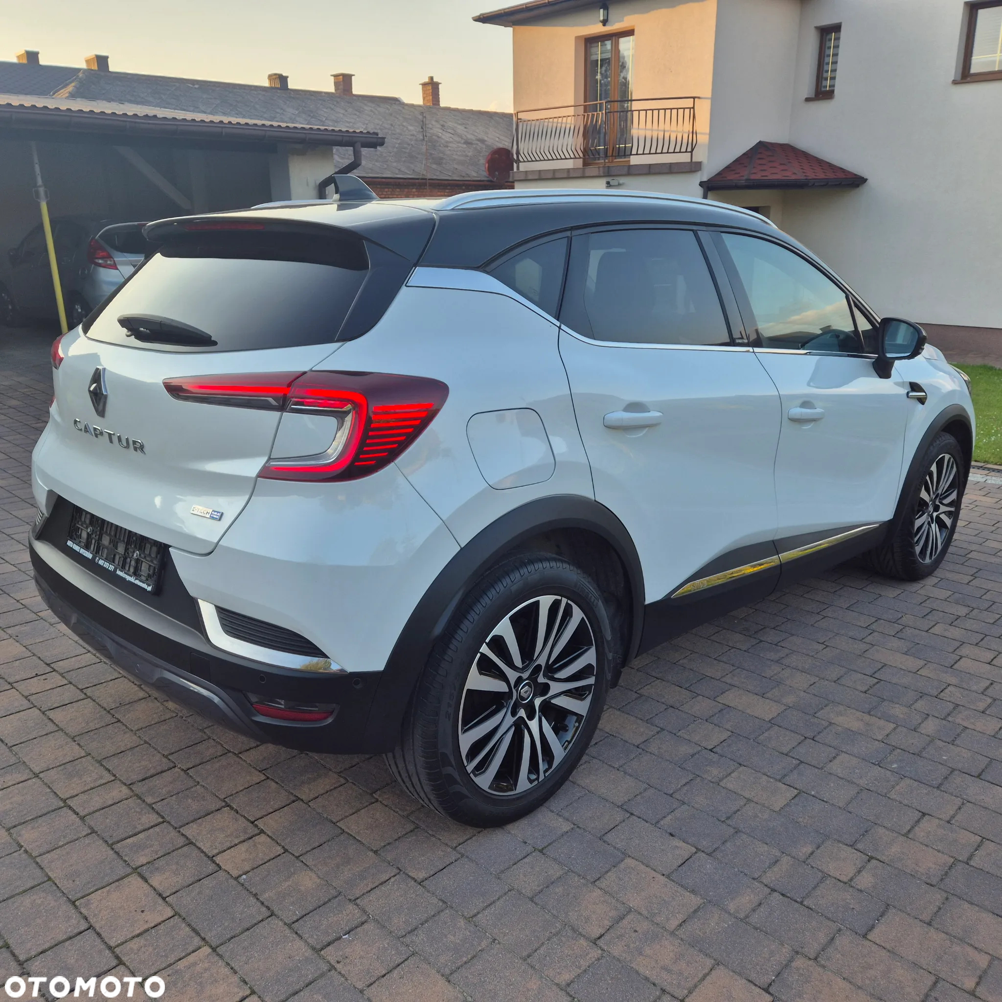 Renault Captur E-TECH PLUG-in 160 INITIALE PARIS - 4