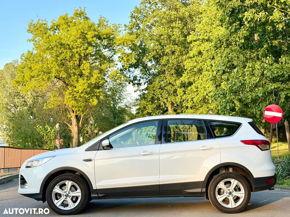 Ford Kuga 1.6 EcoBoost 2x4 Titanium - 2