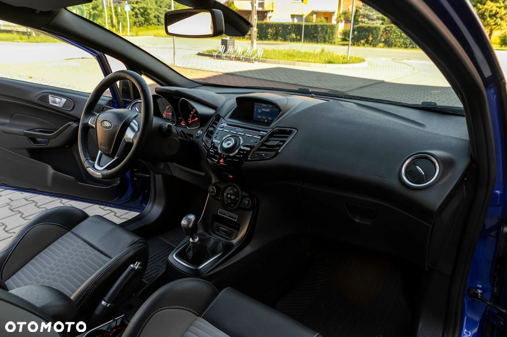 Ford Fiesta 1.6 EcoBoost ST - 25