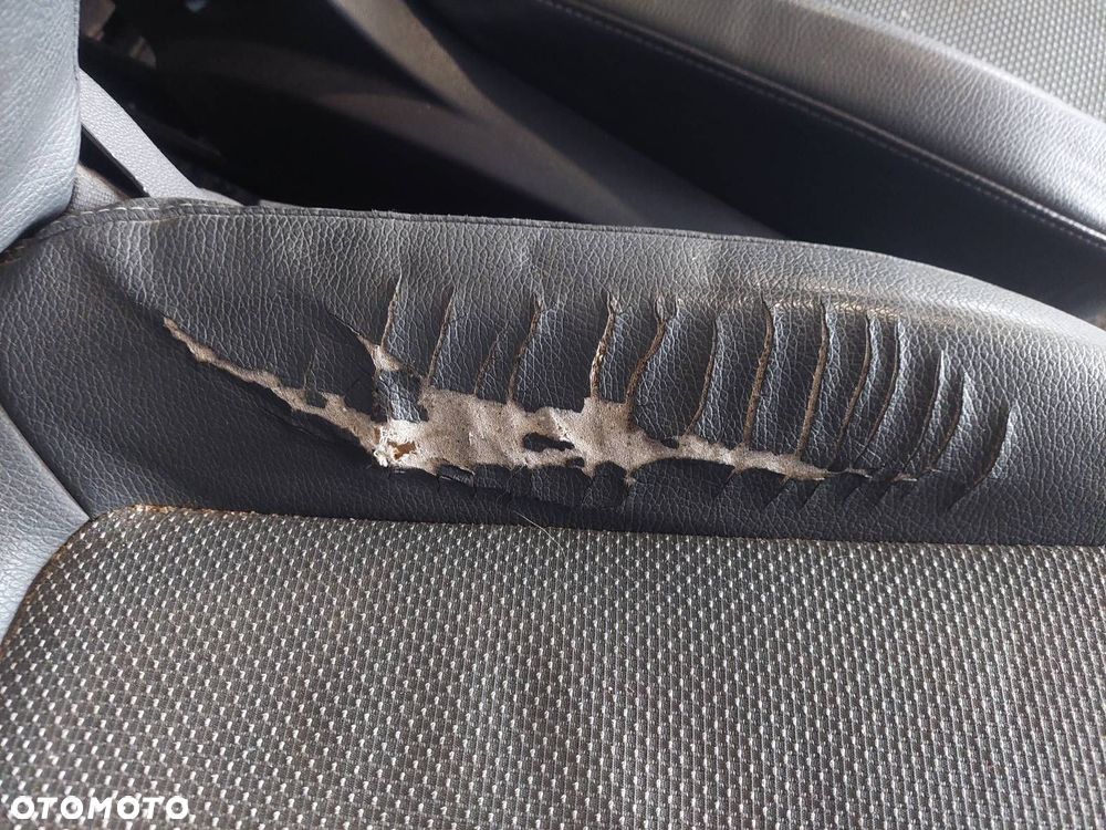 KOMPLET FOTELI LEWY PRAWY PRZÓD + KANAPA TYŁ + BOCZKI OPEL CORSA D HB 5D - 7