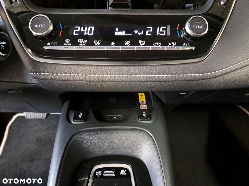 Toyota Corolla 1.8 Hybrid Comfort - 22