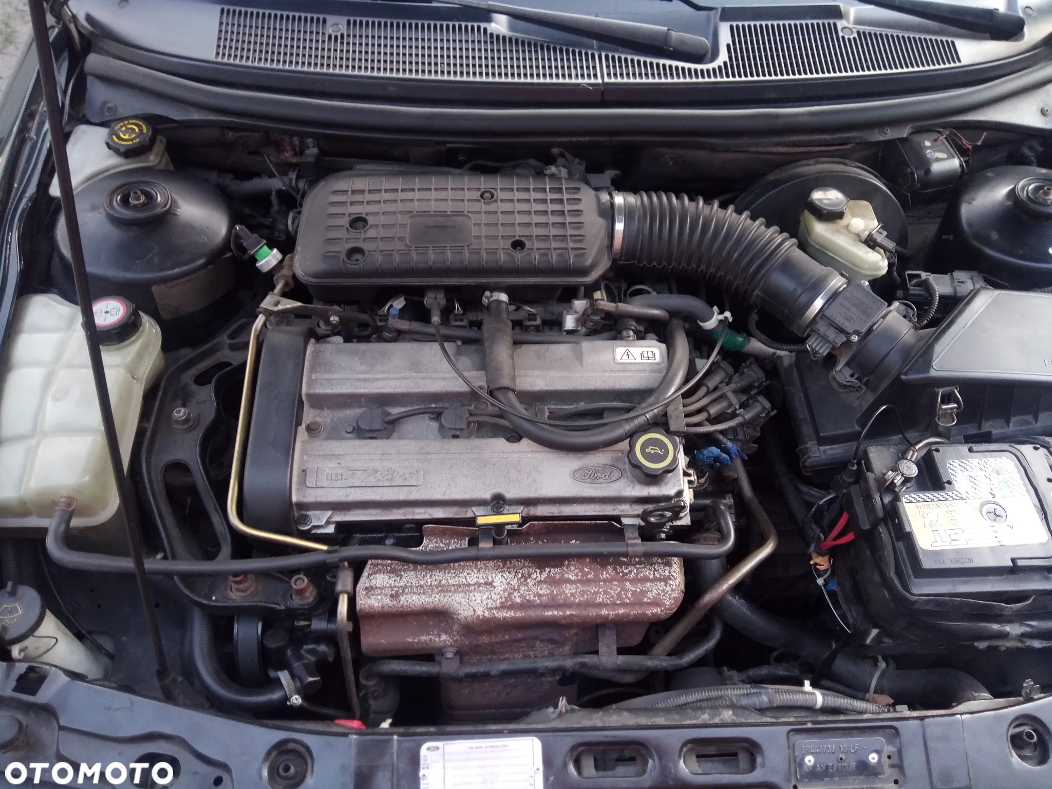 Ford Mondeo 1.8 GLX - 14