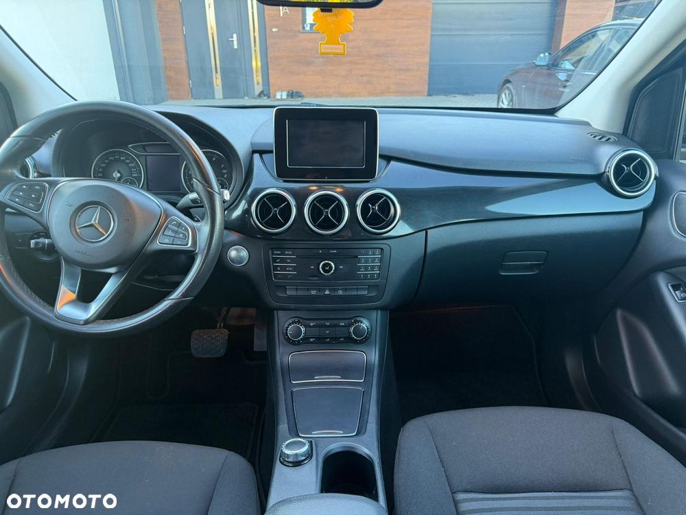 Mercedes-Benz Klasa B 160 7G-DCT Edition - 21