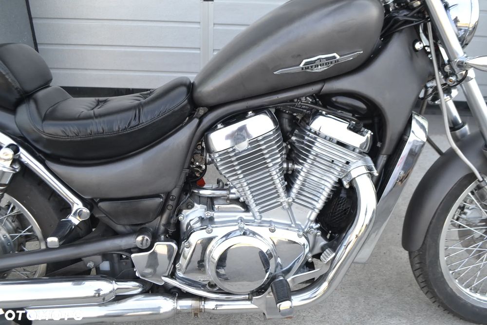 Suzuki Intruder - 12