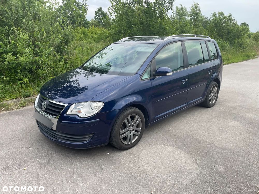 Volkswagen Touran - 1