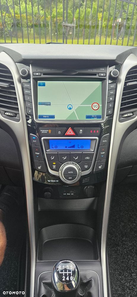 Hyundai i30 blue Kombi 1.6 CRDi Classic Navigation - 16