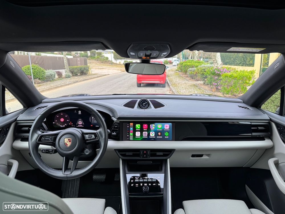 Porsche Macan Electric 4 - 34