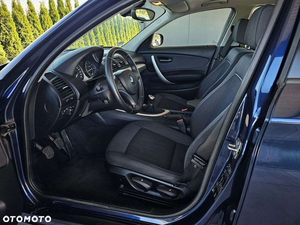 BMW Seria 1 120i - 13