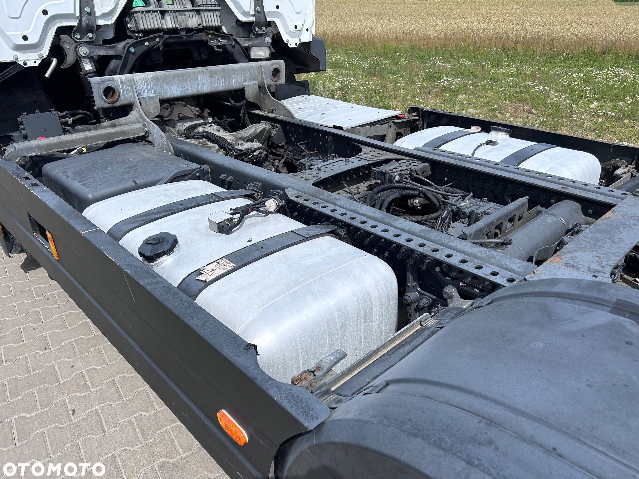 Mercedes-Benz ACTROS - 8
