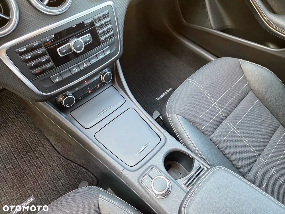 Mercedes-Benz Klasa A 180 7G-DCT Activity Edition - 30