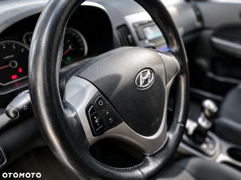 Hyundai i30 1.6 Style EU5 - 11