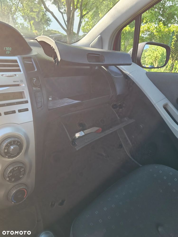 Toyota Yaris - 26