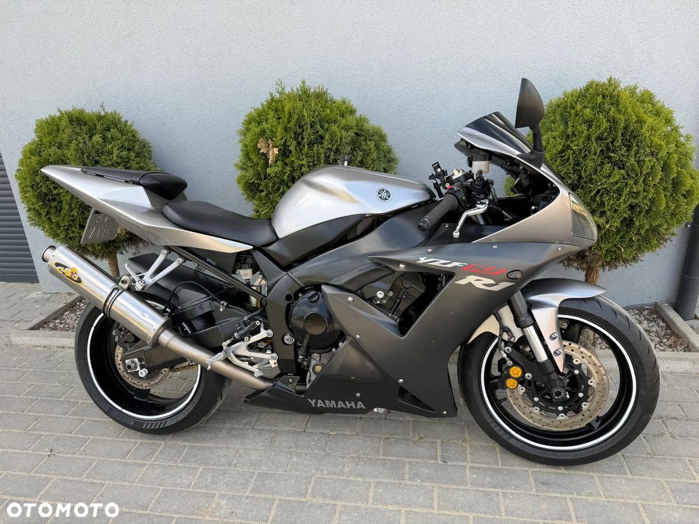 Yamaha R1 - 2
