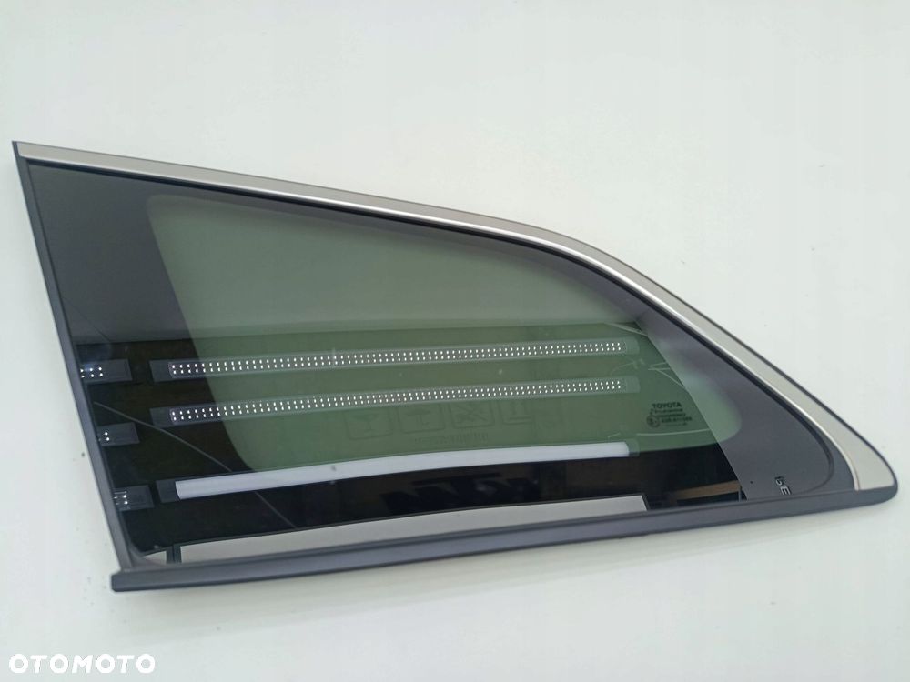 TOYOTA COROLLA E21- SZYBA BOCZNA LEWY TYŁ CHROM 43R-011595 - 2