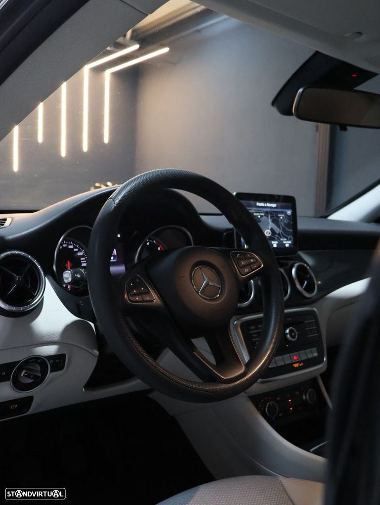Mercedes-Benz CLA 180 d Shooting Brake Urban - 19