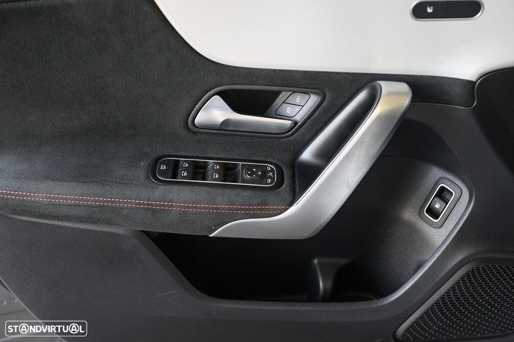 Mercedes-Benz A 250 e AMG Line - 29