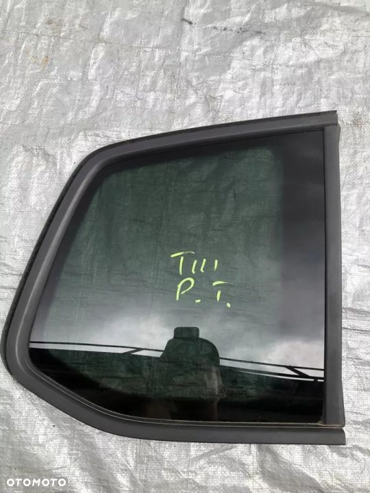 TOURAN III 5T SZYBA prawy tyl 18r dymiona - 1