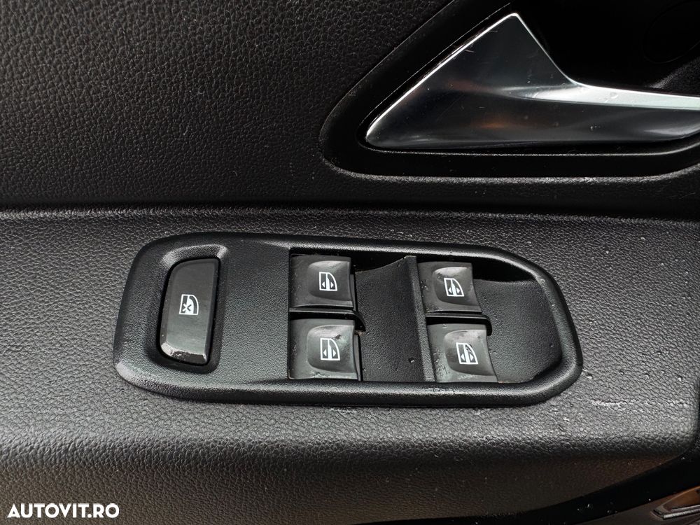 Dacia Duster 1.6 SCe Comfort - 12