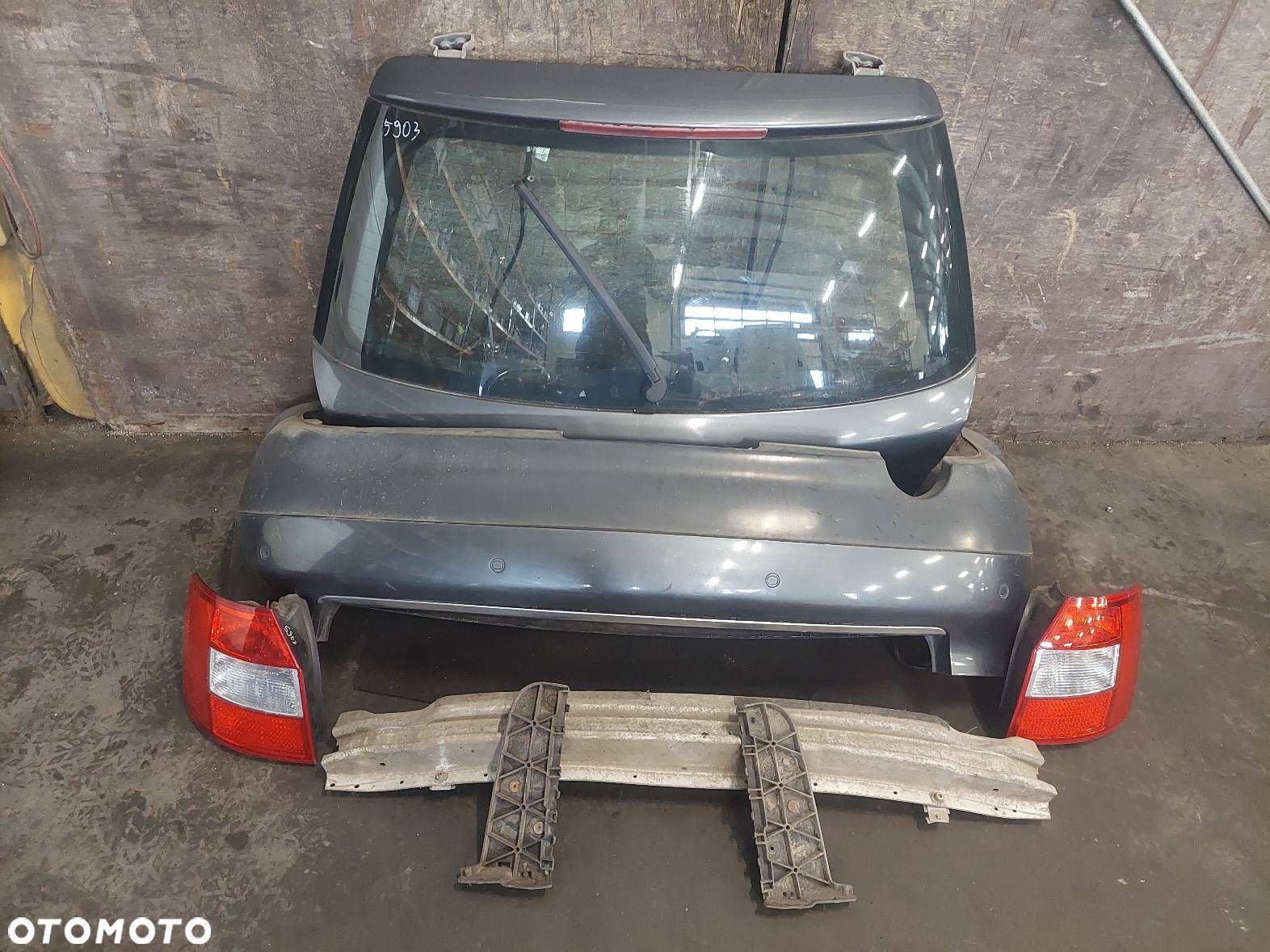KOMPLETNY TYŁ KLAPA BAGAŻNIKA ZDERZAK TYŁ LAMPY AUDI A4 B6 KOMBI LX7Z - 1