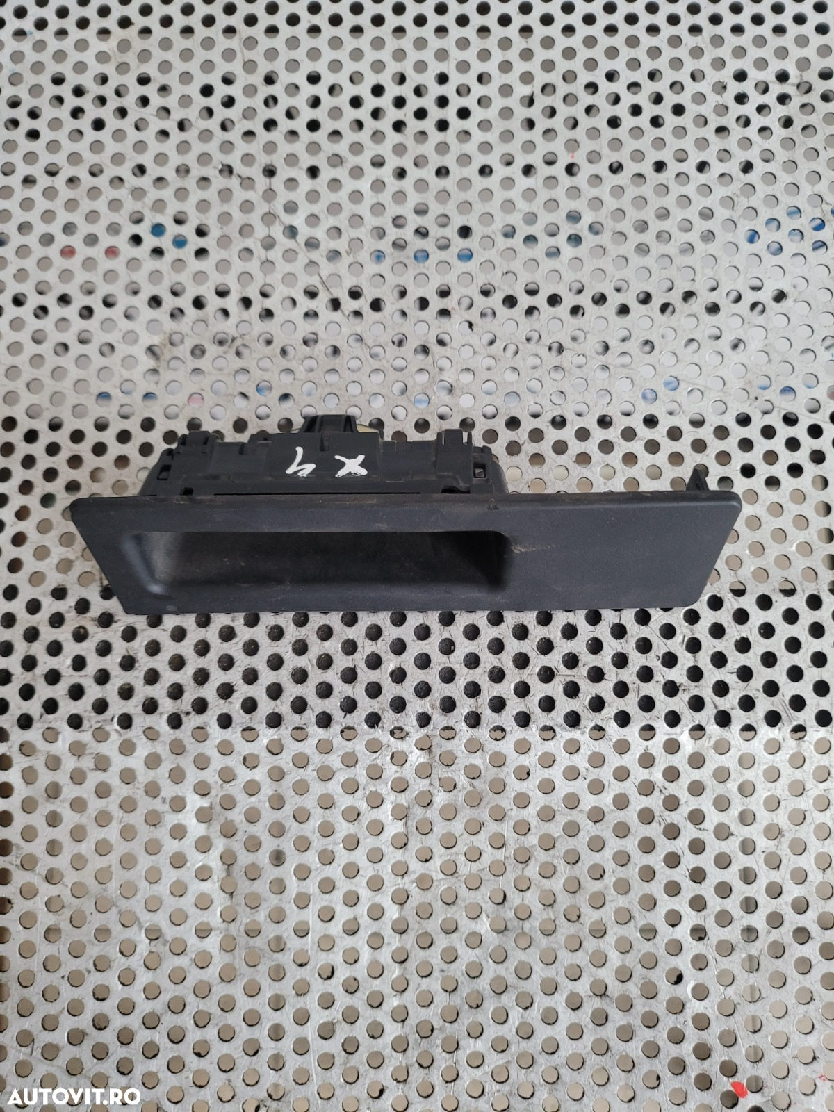 Buton Maner Deschidere Portbagaj Haion Hayon Bmw X4 F26 An 2014-2015-2016-2017-2018 Dezmembrez Bmw - 2