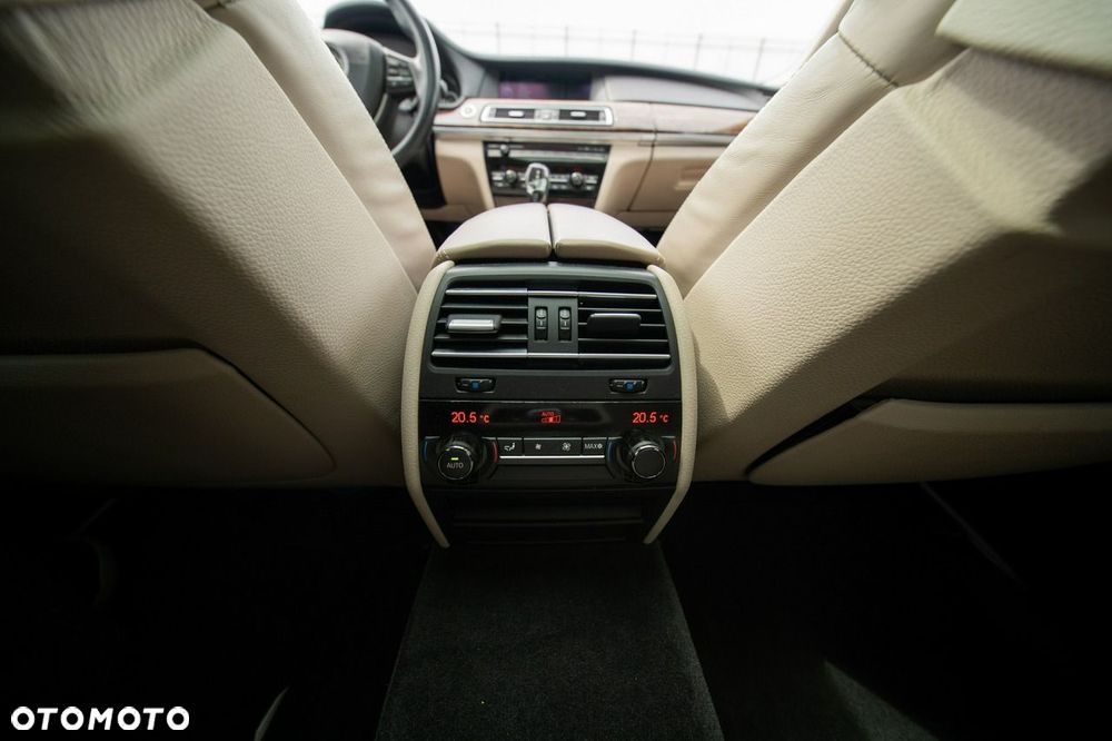 BMW Seria 7 - 26